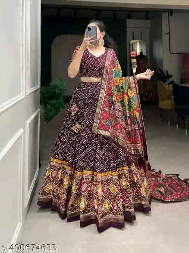Bollywood. Designer floral printed Lehnga choli